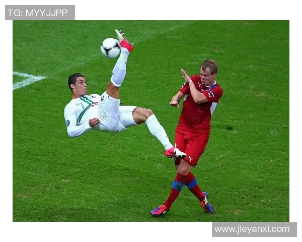 传奇足坛巨星C罗：从曼联到皇马再到尤文的辉煌征程